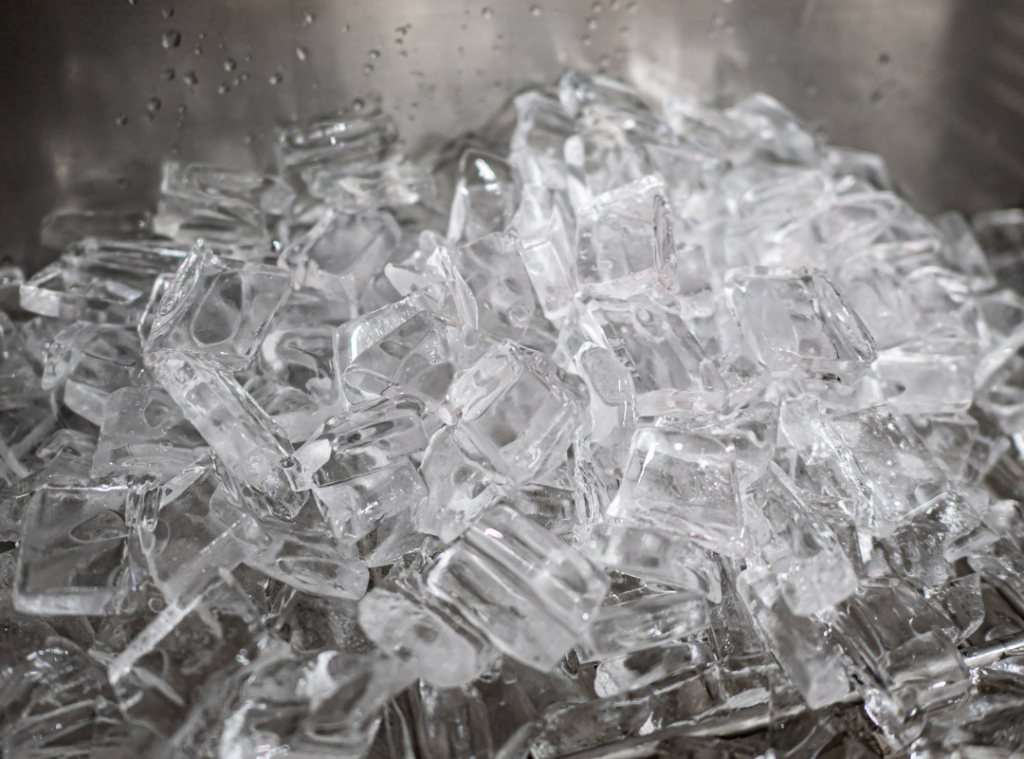 Clean ice in ice machine due to photoplasma technology